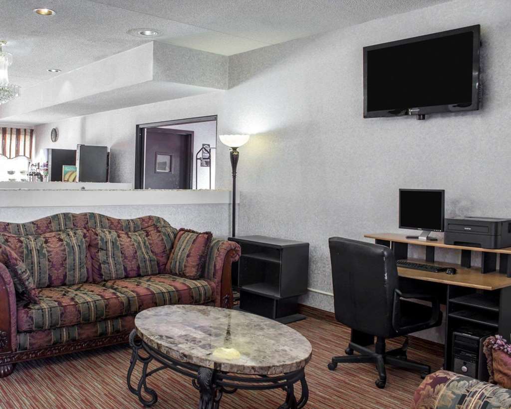 Clarion Pointe Archdale Interior foto