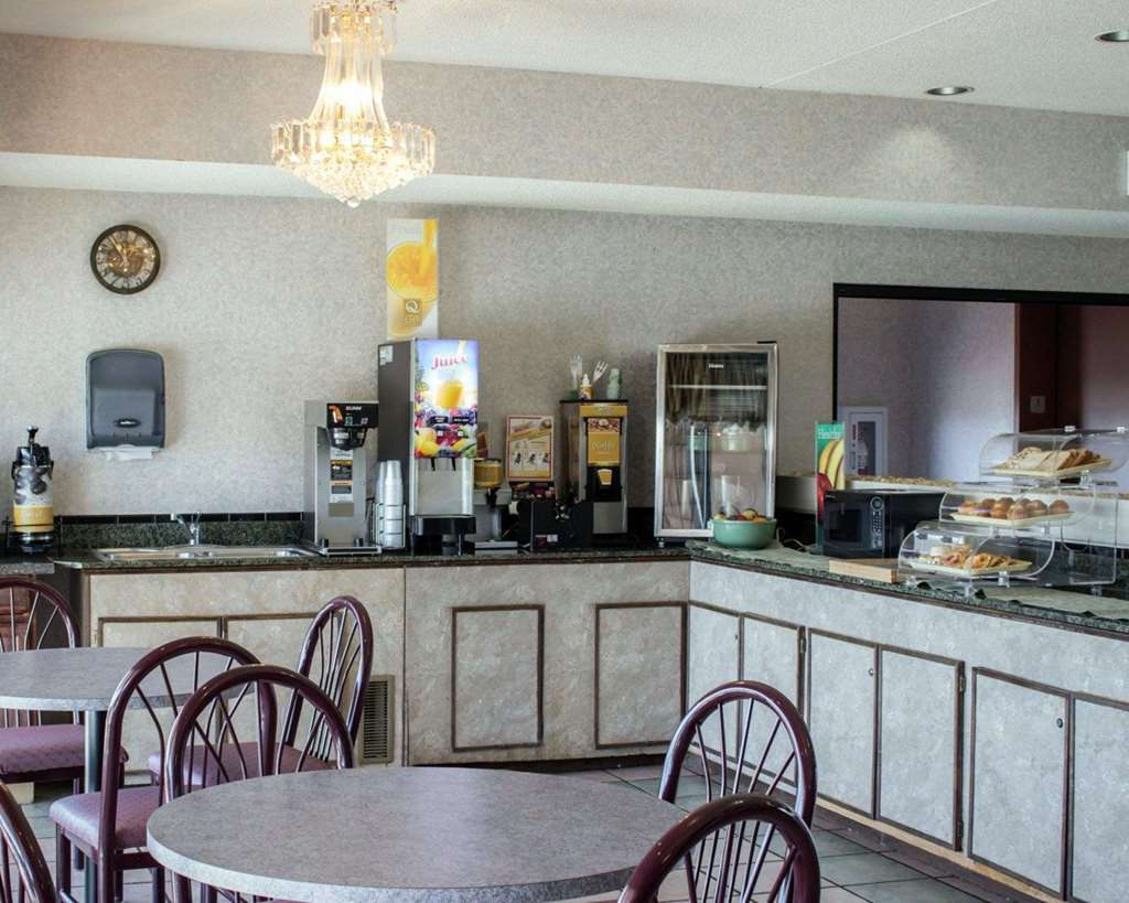 Clarion Pointe Archdale Restaurante foto